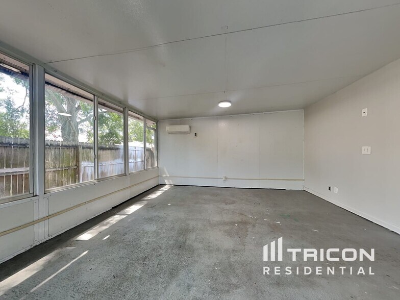 Building Photo - 11511 Blackbark Dr