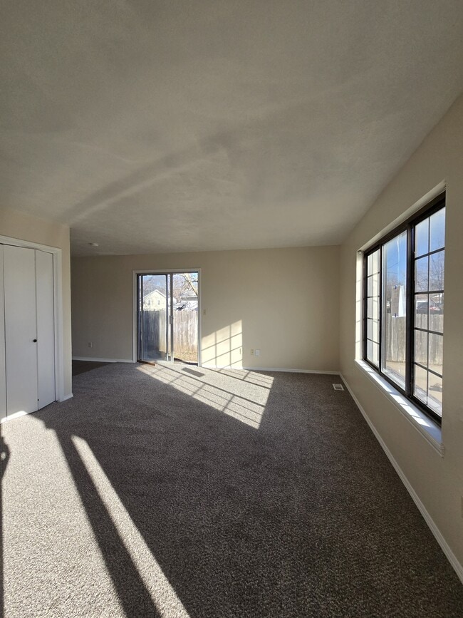 Building Photo - 3824 W Elm St