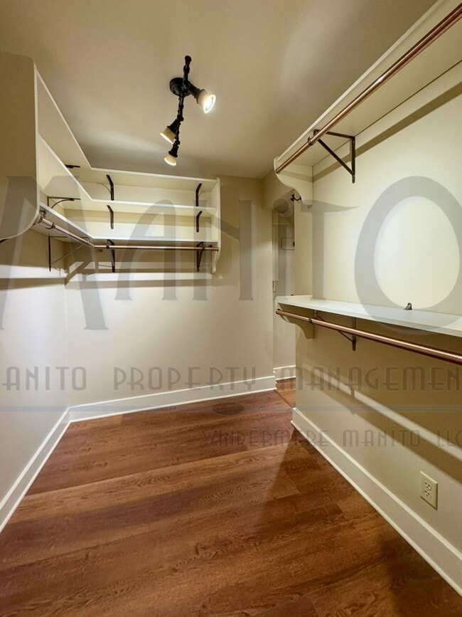 Building Photo - **COMING SOON** South Hill Swank