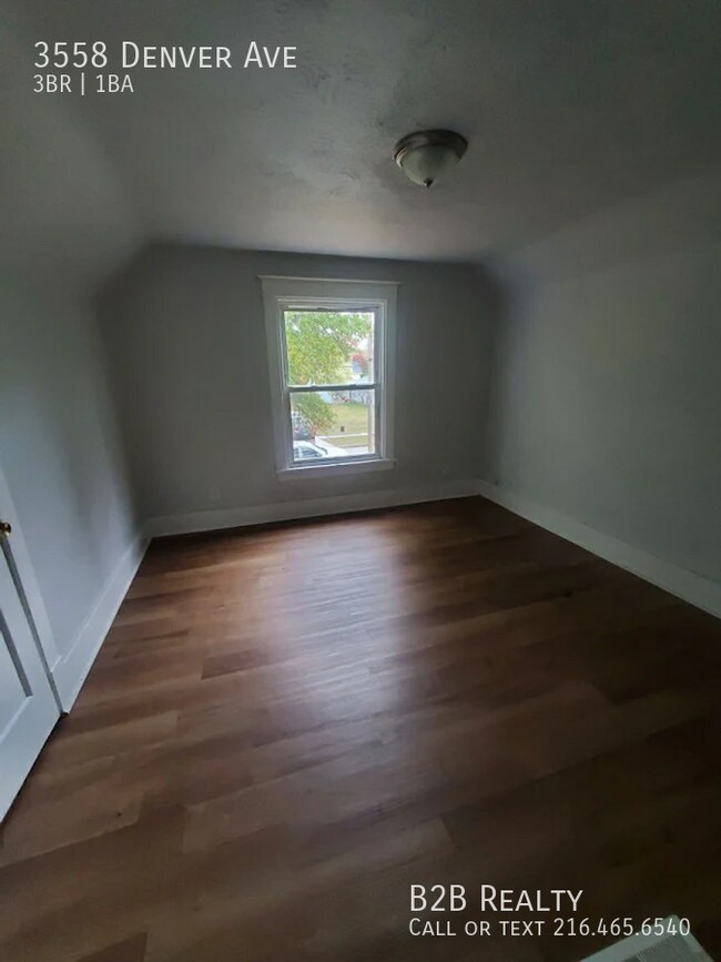 Building Photo - 3558 Denver Ave