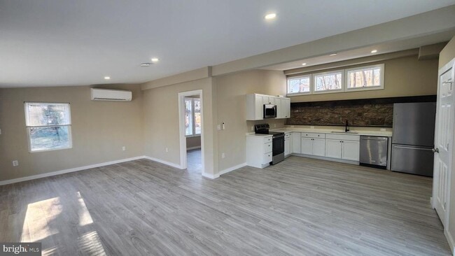 Building Photo - 57 S Limekiln Pike