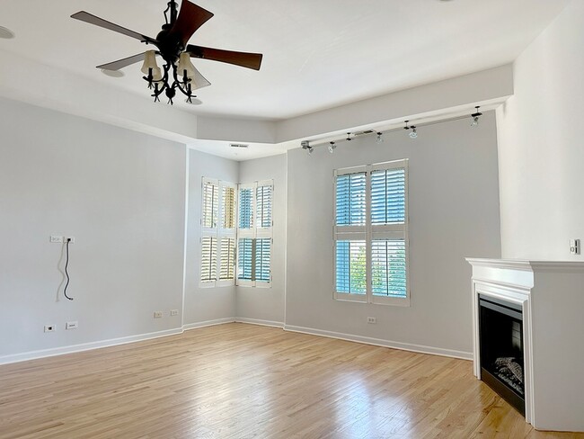 Building Photo - 4545 S Drexel Blvd