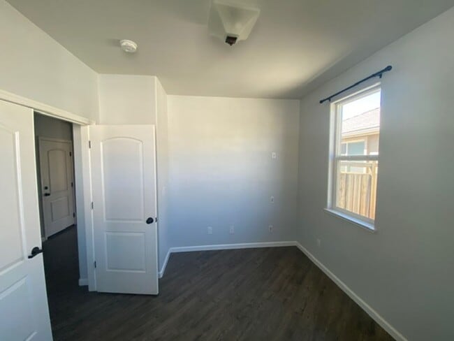 Building Photo - 3935 Hazy Swale Way