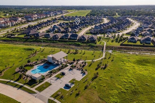 Building Photo - 2218 Levant Ln