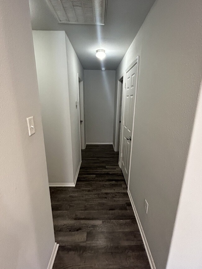 Building Photo - 2421 Judes Wy