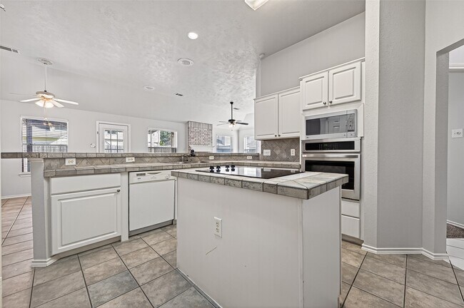 Building Photo - 3314 Zubin Ln