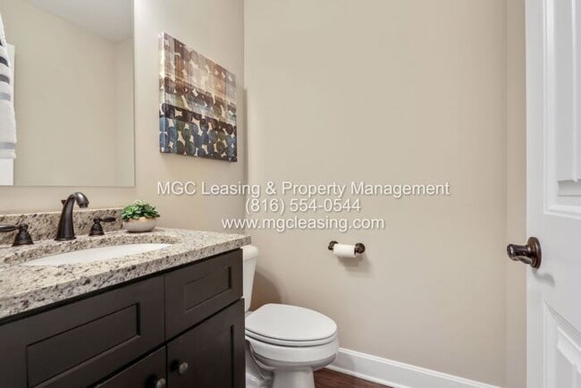 Building Photo - 3 Bedroom, LUXURY TOWNHOME, North of the River in KCMO