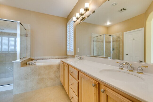 Building Photo - Beautiful Single-Story, 3 Bedroom Home on a Premium Corner Lot in NW!