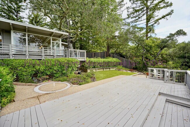 Building Photo - "Spacious 4-Bedroom Oasis with 3 Full Bath...
