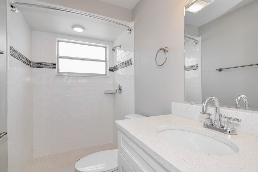 Building Photo - 7234 Northbridge Blvd