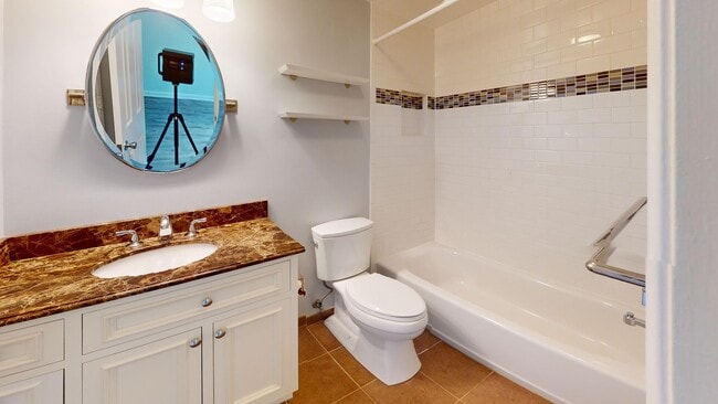 Building Photo - Rare Secluded Two Bedroom Arlington Townho...