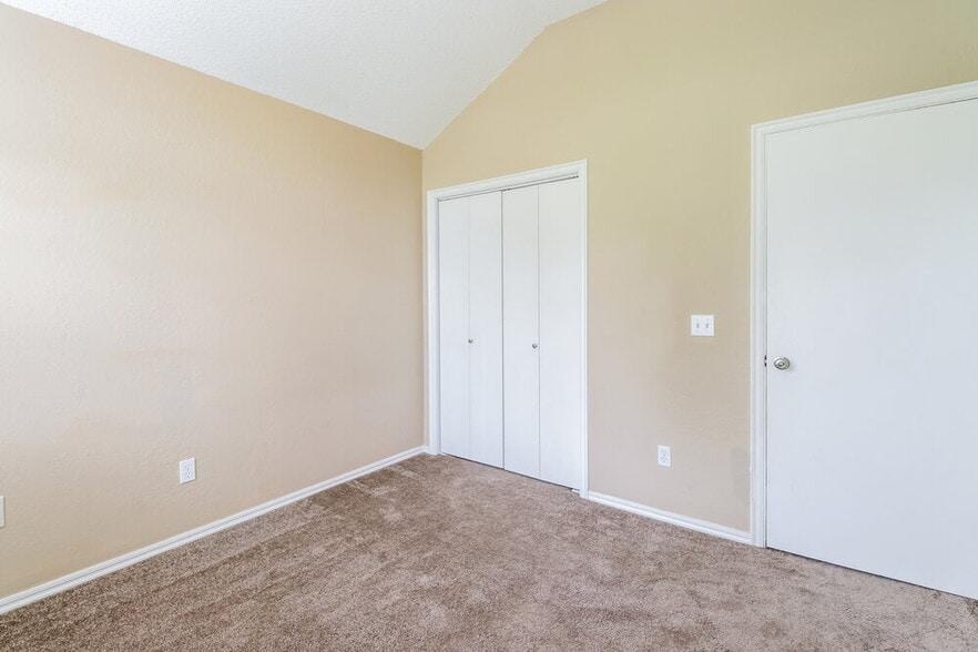 Building Photo - 324 Marrgate Dr