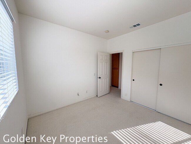 Building Photo - Welcome to this stunning home located in the desirable Rancho Carrillo neighborhood of Carlsbad!