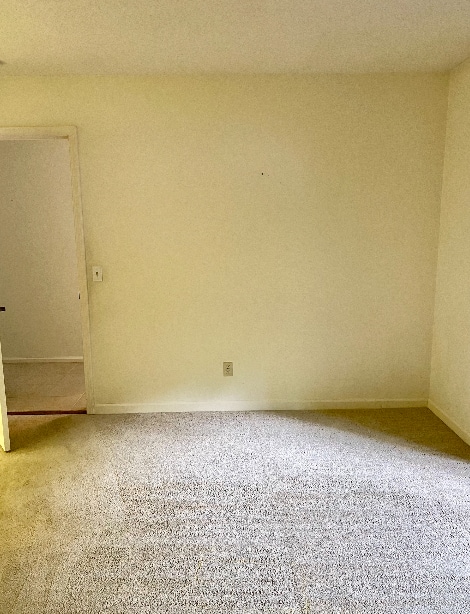 Building Photo - 3 bedroom 3 bathroom Condo in The Oaks