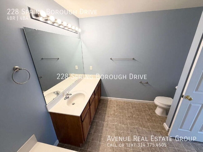 Building Photo - 228 Spring Borough Dr