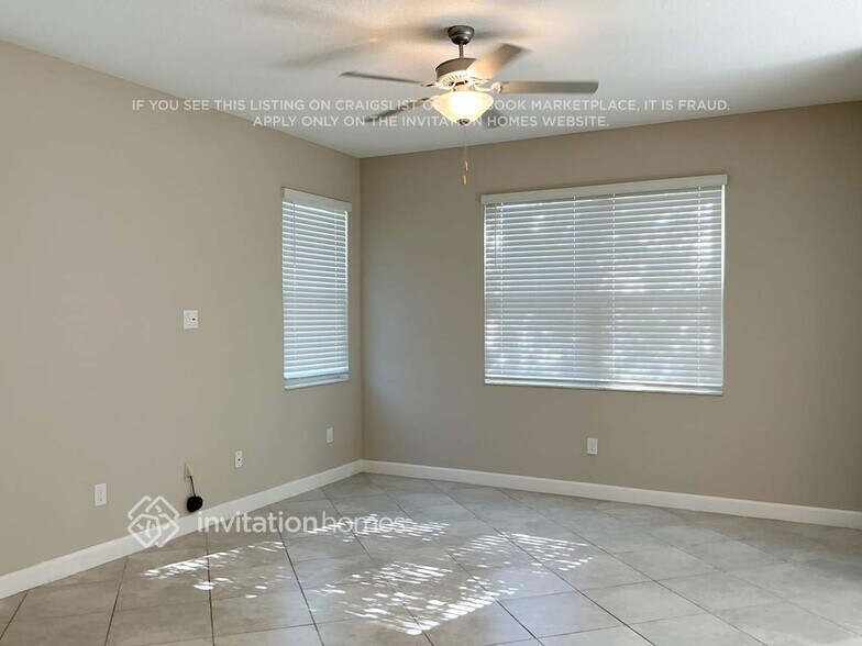 Building Photo - 2856 Coach Manors Way