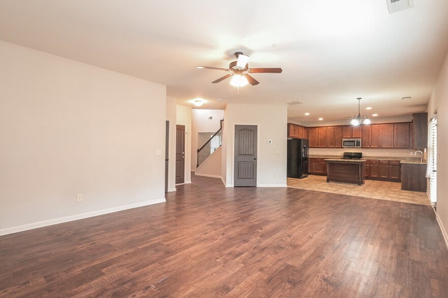 Building Photo - 441 Chandler Bluff Ct SE