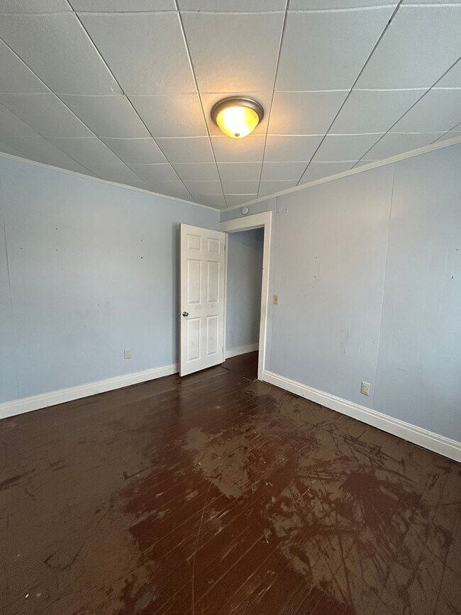 Building Photo - 111 S Wood St