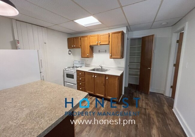 Building Photo - 20 Academy St