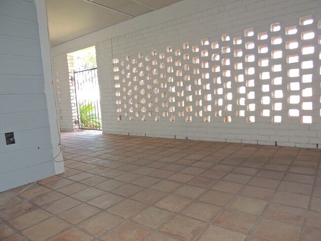 Building Photo - 1461 Moore Ave