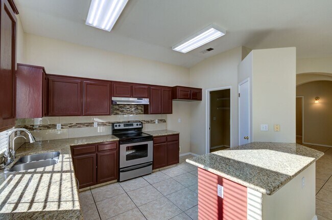 Building Photo - 5654 Violet Ave