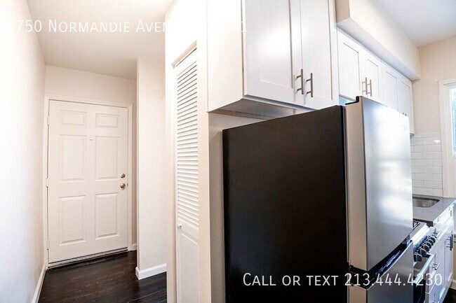 Building Photo - 750 Normandie Ave