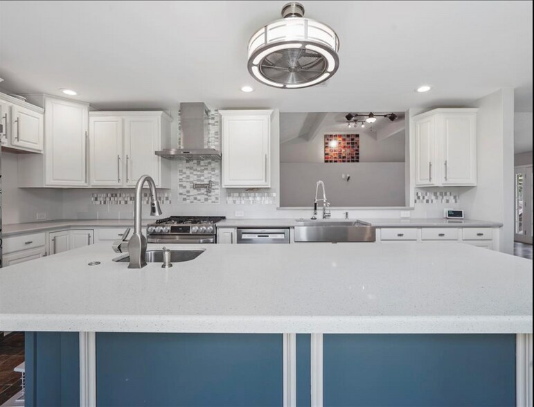 Building Photo - 2622 Gilliom Dr