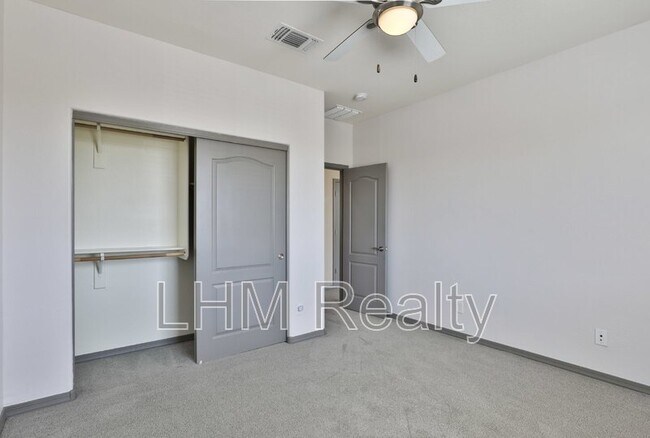 Building Photo - 3156 E Austin Dr