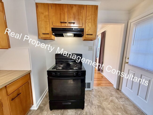 Building Photo - Charming 3-Bedroom Home with Covered Deck ...