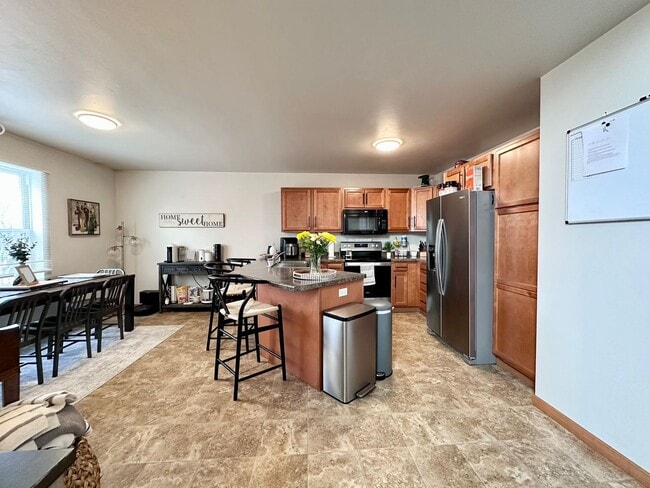 Building Photo - 1170-1172-1172 S Atrium Ct