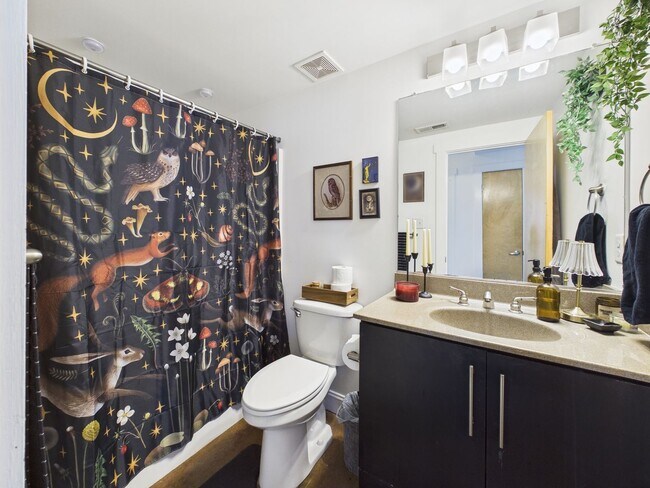 Building Photo - 1112 Porter St