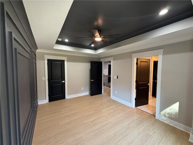 Building Photo - 320 Pine Valley Dr