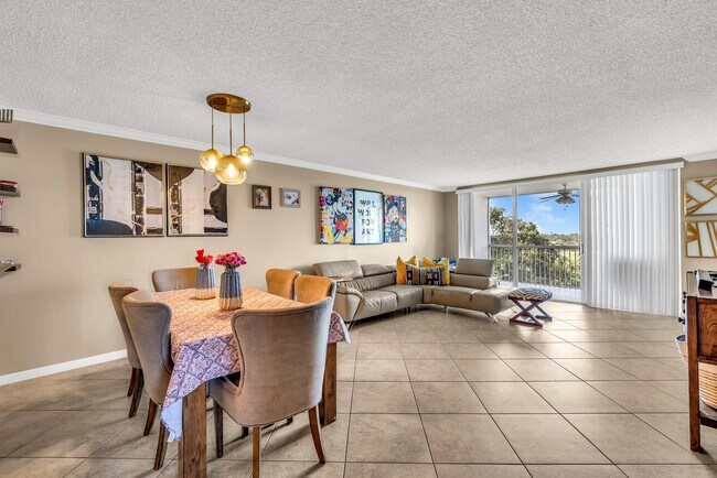 Building Photo - 3080 N Course Dr