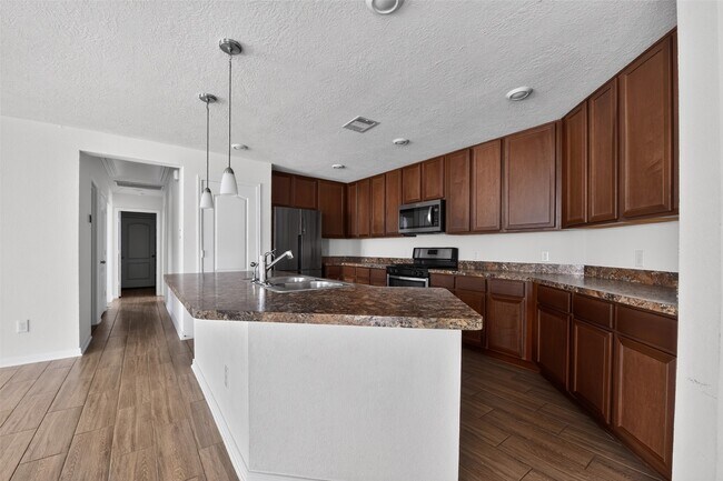 Building Photo - 6014 Wakanda Ln