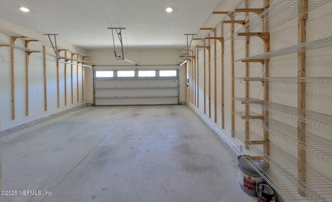 Building Photo - 2827 Montilla Dr