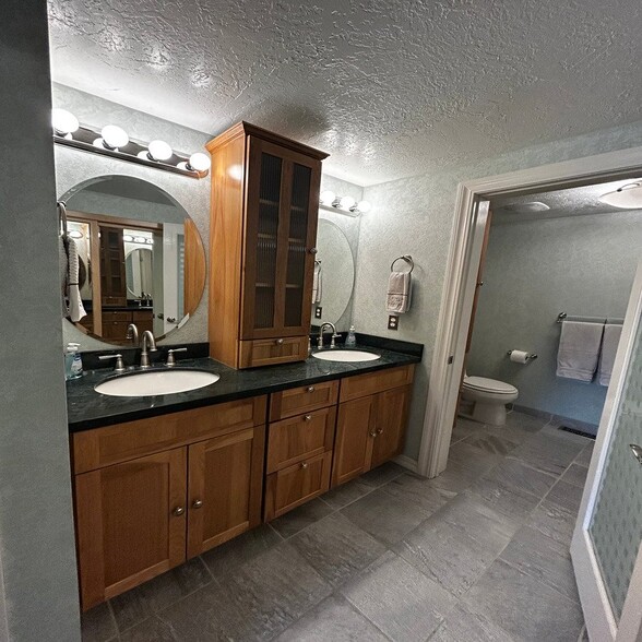 Building Photo - 160 Sioux Cir