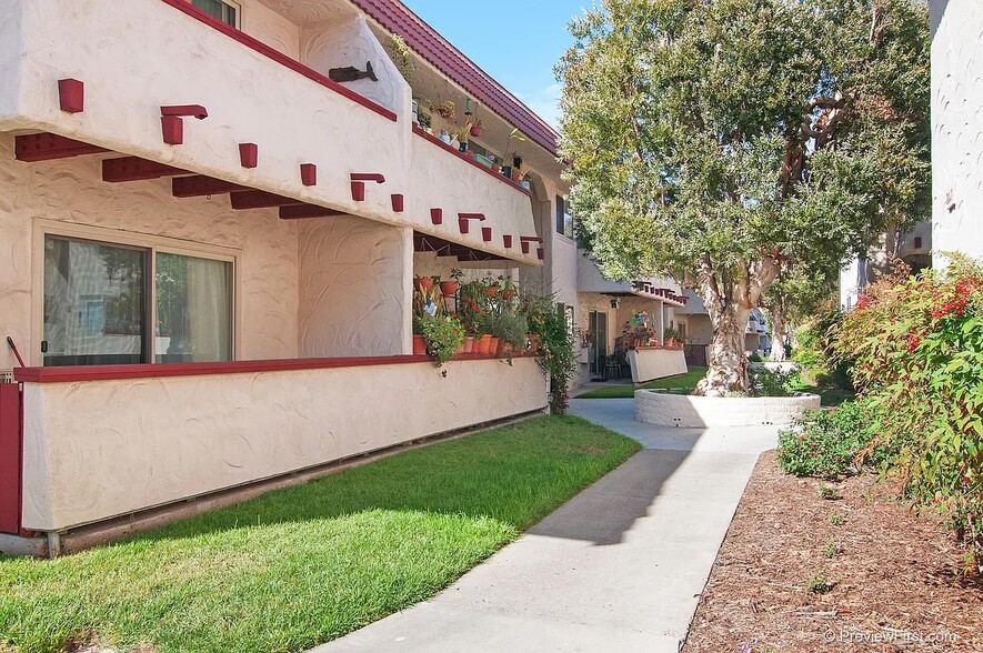 Unit Exterior - 8609 Lake Murray Blvd