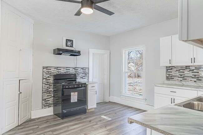 Building Photo - 126 Federal St NW