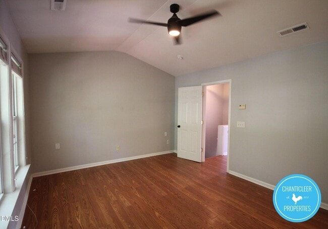 Building Photo - 5542 Red Robin Rd