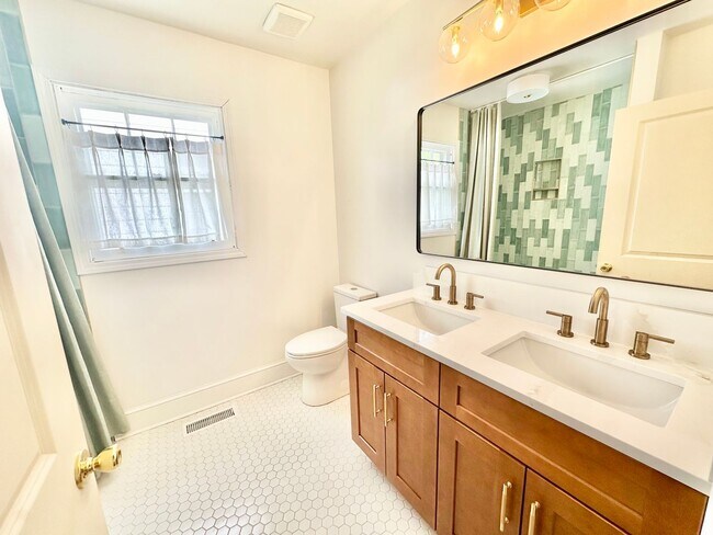 Building Photo - 441 Jackson St