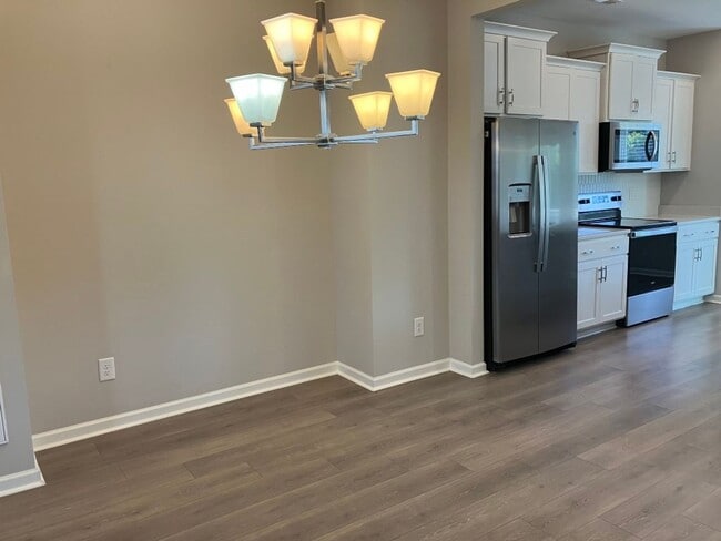 Building Photo - One Month Free $1,950 off at Arden Village Townhome in Columbia