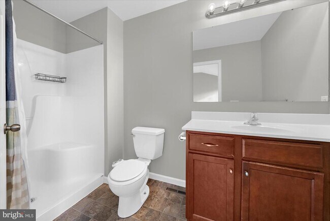 Building Photo - 105 N Yeingst Dr