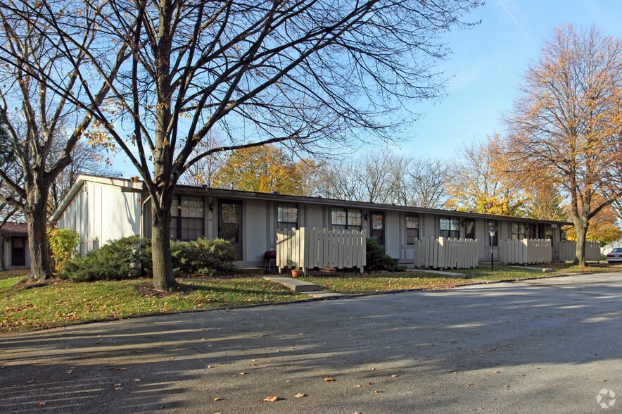 Building Photo - Laurel Court Apartments
