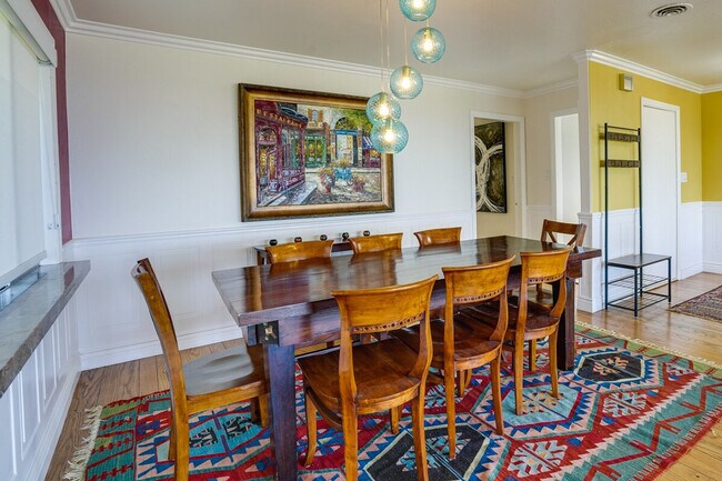 Building Photo - 11 Kenilworth Dr