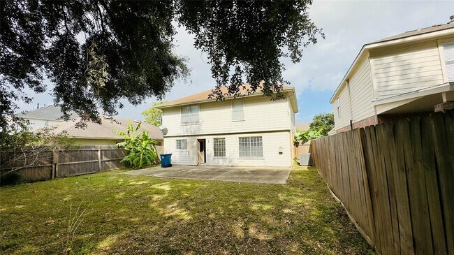 Building Photo - 15128 Elstree Dr