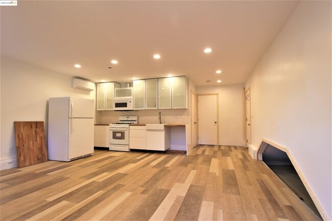 Building Photo - 7909 Winthrope St