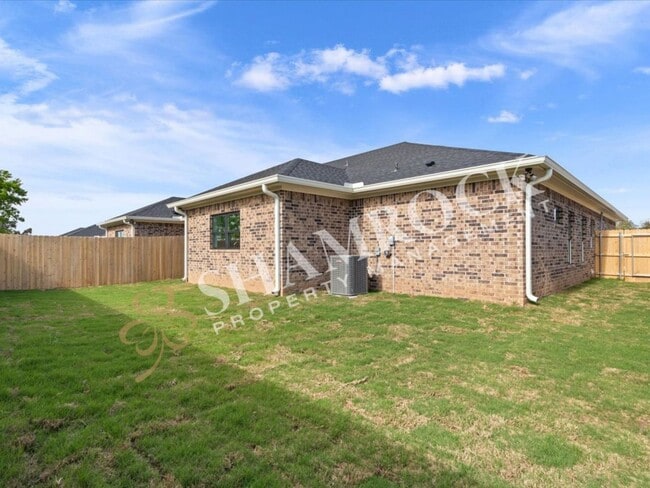 Building Photo - Residences at Windmill Preserve
