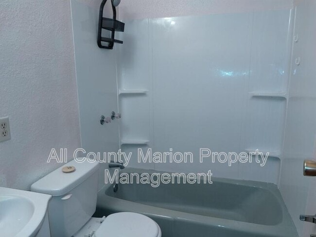 Building Photo - 2026 NW 14th St