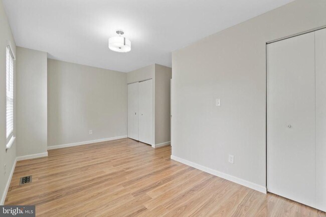 Building Photo - 1004 Dartmouth Glen Way