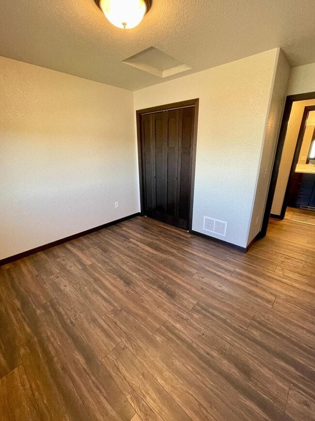 Building Photo - * GAME-CHANGING-MOVE-IN-SPECIAL * 4 Bedroom, 3 Bathroom with Office for Rent